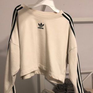Cropped white and green adidas sweatshirt